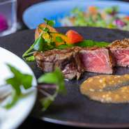 鹿児島産黒毛和牛の肉は、きめが細かく舌触りもまろやか。そのお肉のグリルをメインとしたコース。オリジナルジャポネソースが味を引き立てます。鹿児島が誇るお肉の旨みを堪能ください。＊3日前迄に要予約