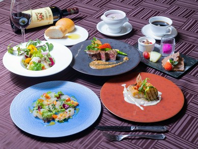 奄美の食材を楽しむ。奄美大島の世界自然遺産登録記念メニュー『Amami コース』