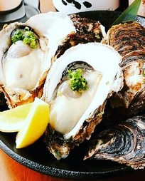 鮮度抜群！！『大粒生牡蠣』1個