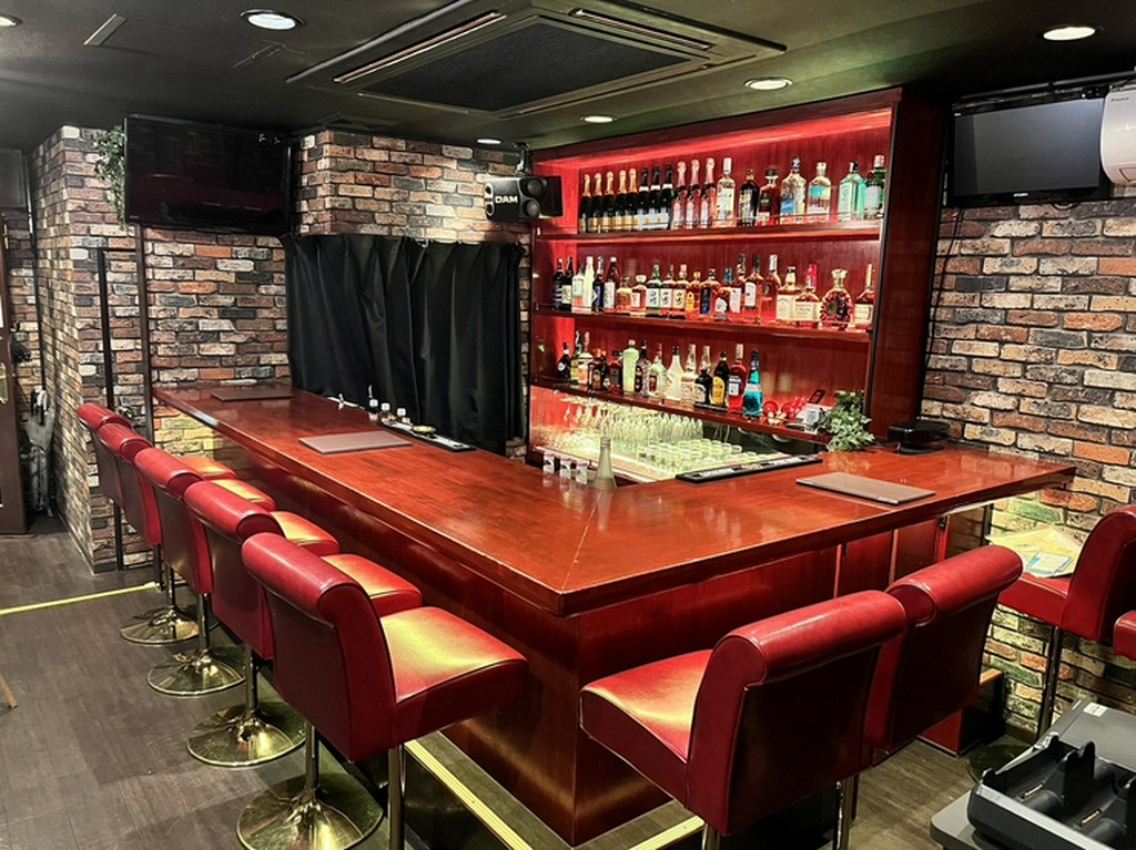 カラオケ常時無料で歌い放題・22時以降は飲み放題80種類以上