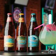 人気のコナビールに色鮮やかなハワイアンカクテルなど、個性豊かなハワイアンドリンクを用意。オリジナルカクテルなどの相談も歓迎です。