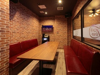 VIPルーム(完全個室）でカラオケ歌い放題