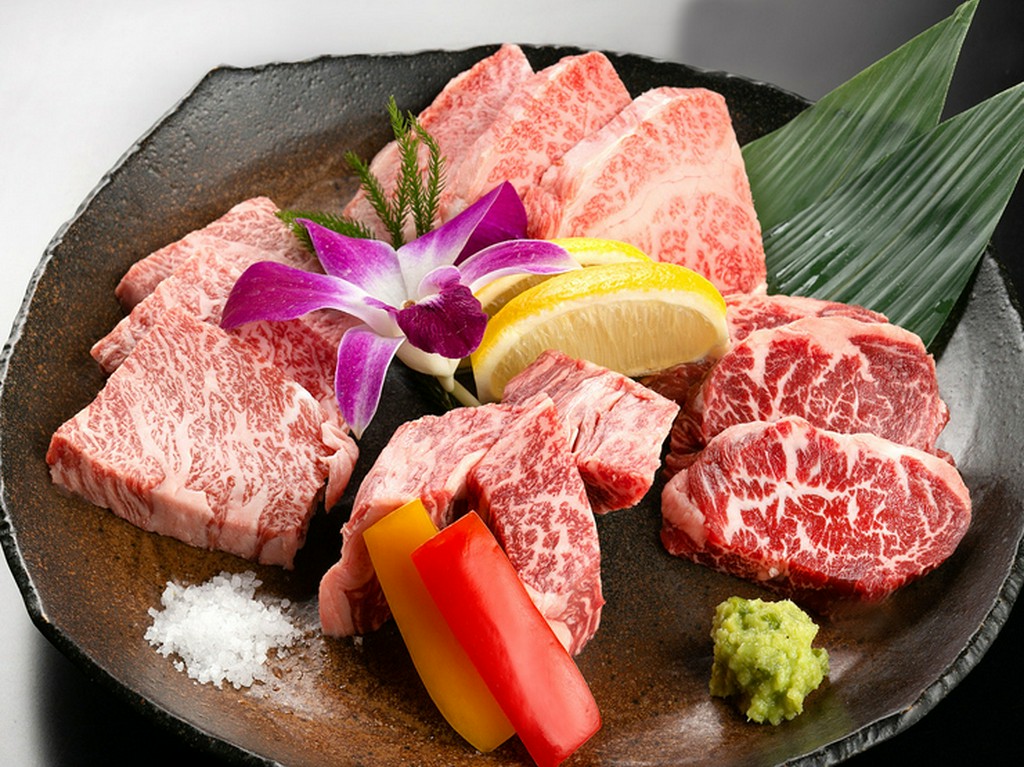 店自慢のこだわり部位を盛り合わせた『和牛特選盛り合わせ4種盛り』