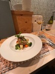 提供メニューと掲載画像はある日の一例となります。その日の仕入れや、お客様のお好みに合わせて料理を提供いたします。当日のメニューはお店にてご確認ください。