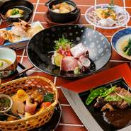 オーナー・春名さんの手による料理は、日本料理のジャンルにとらわれず自由な発想により生み出されます。自ら「独特です」と話す料理はどれも複雑で繊細な味わい。足繁く通う常連客が多いのも納得です。