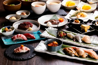 大とろ炙り握りやお造り五種、蒸鮑の利休酢掛けなど豪華逸品をご堪能いただける「富士コース」全14品！