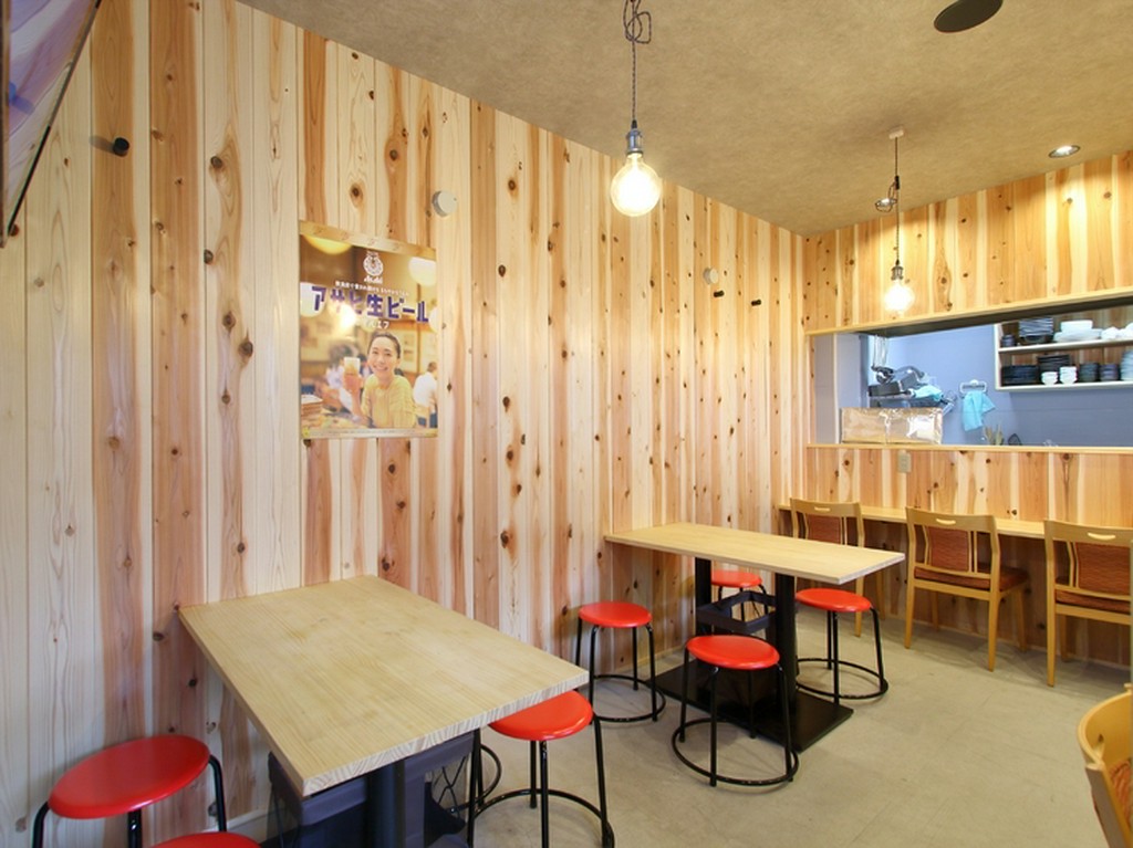 ほのかに漂う木の香りが心地よい、癒やしの空間