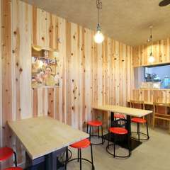 ほのかに漂う木の香りが心地よい、癒やしの空間