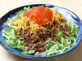 スパイシーでクセになる味わい『タコライス』