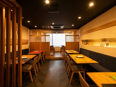 落ち着いた店内で素敵なお時間をお過ごし下さい