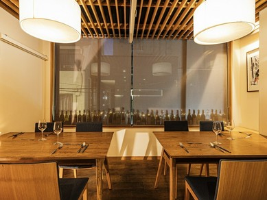 旬の食材と自然派ワインで落ち着いたお時間をお過ごし下さい