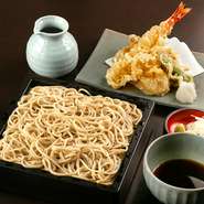 大ぶりの車海老と旬食材の天ぷらで彩る『車海老天せいろ』