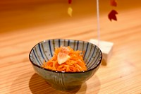奈良県産の新鮮な野菜を使った酢の物。
※内容は都度変更します。写真は『人参といちじくの酢の物』