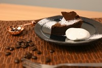 飲み物の料金に＋440円でデザートが付きます