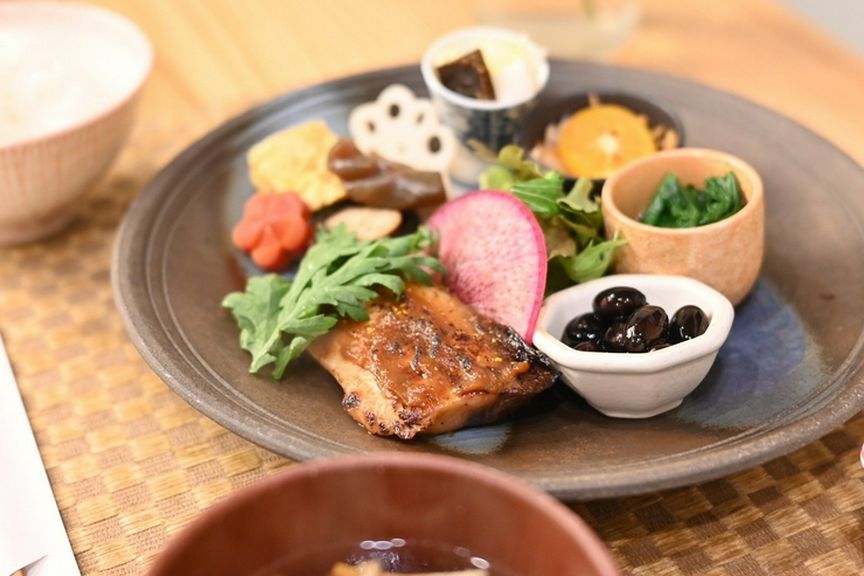 椿御膳『ブリのゆず味噌焼き』