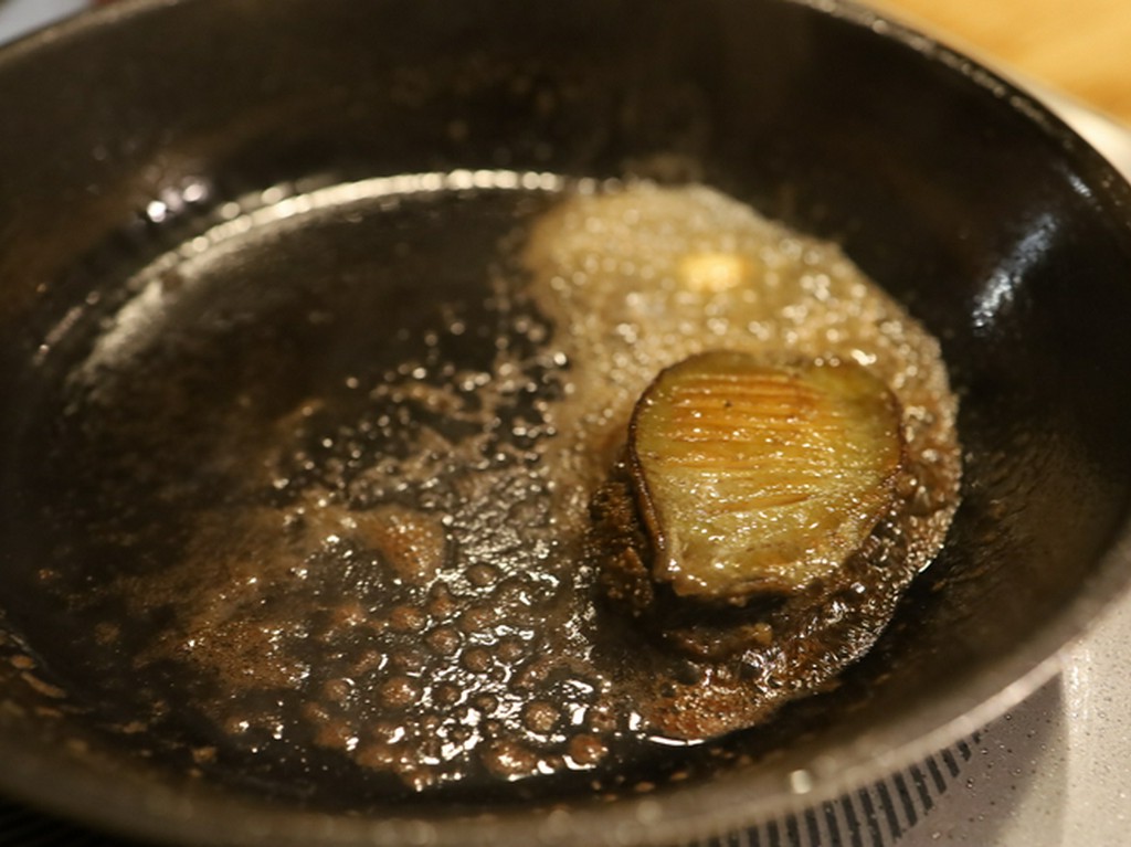 故郷の豊かな海と大地に育まれた四季折々の旬の食材