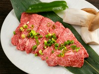 濃厚なうまみで、肉汁が口の中に溢れ出る満足な一品『特選和牛ロース』