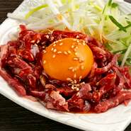 とろけ出す牛肉のうまみ『黒毛和牛鹿児島産ユッケ』