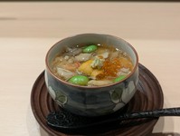 寿司海路の茶碗蒸しは、シンプルながらも奥深い味わいで、食卓を華やかに彩ります。温かく提供されるこの一品は、寒い日にも心を温め、特別なひとときを演出します。ぜひ一度、当店自慢の茶碗蒸しをご賞味ください。