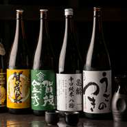 料理との相性にもこだわった日本酒を多数用意。店主オススメのベストな一杯『日本酒各種』