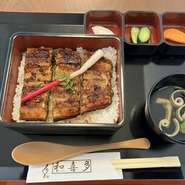 お新香・肝吸い付き