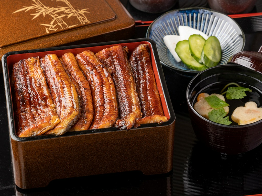 特製のタレは徳島県の老舗醤油醸造所と共同開発