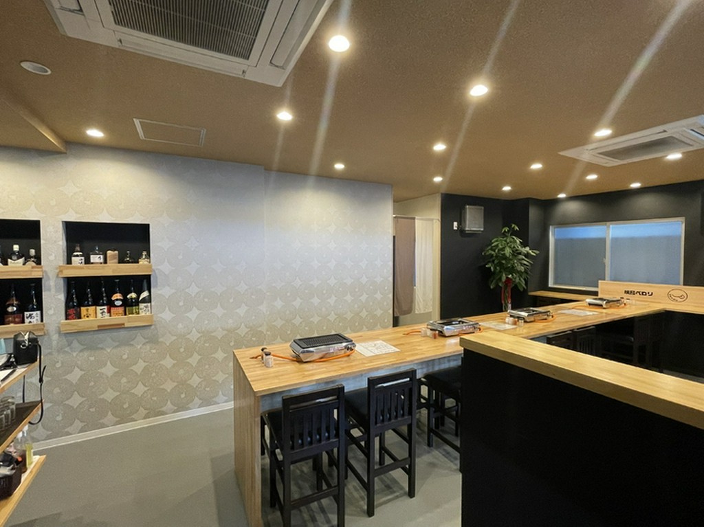 カウンター、ボトル棚