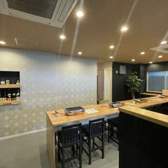 カウンター、ボトル棚