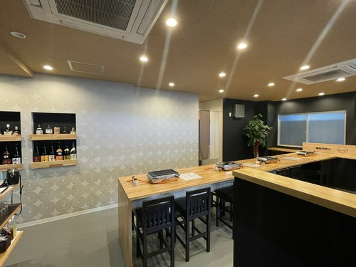 カウンター、ボトル棚