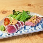 生の旨みを閉じ込めたレアステーキを食べ比べで贅沢に味わう逸品
