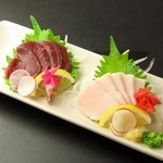 口どけの良い霜降りと、あっさり旨みの赤身を一度に味わえる。