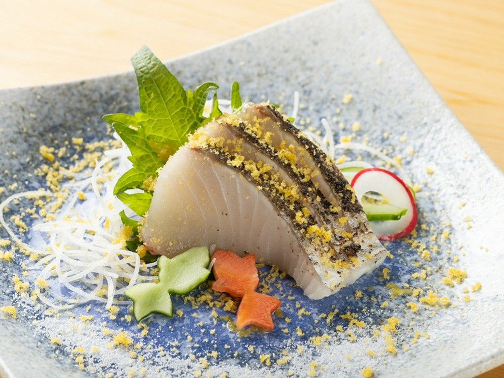 厳選した食材に繊細な仕事を施す『お造り』