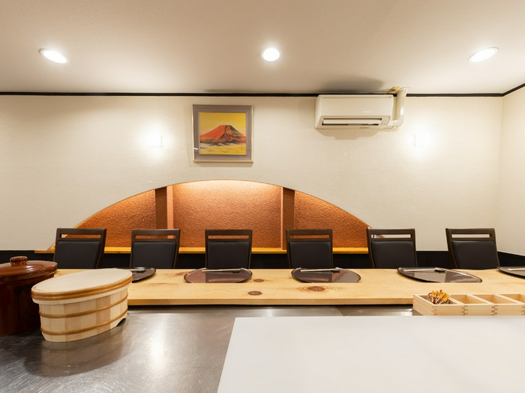 居心地のよい空間とカウンター越しの会話を楽しむ