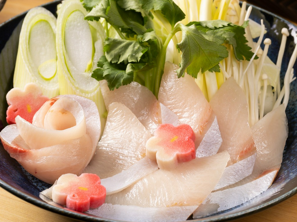 海の幸や山の恵み…四季折々の旬の味覚を贅沢に味わう	