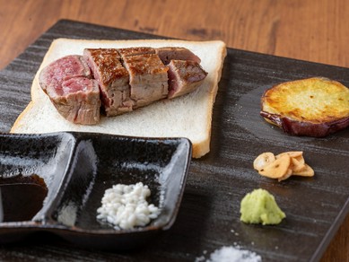 日本のワインと楽しみたい『和牛赤身ステーキ』