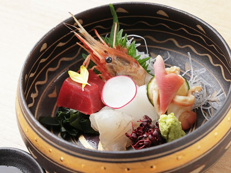 季節の鮮魚や刺身など、会席風メニューもオススメ