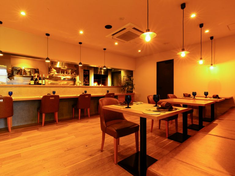 初めて出合う美味の宝庫。心躍る料理と趣向をディナーで満喫