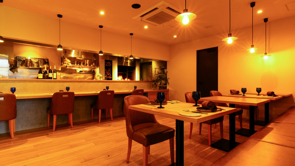 初めて出合う美味の宝庫。心躍る料理と趣向をディナーで満喫