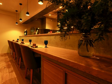 ソムリエ資格を持つシェフが自らの料理に合うワインをセレクト