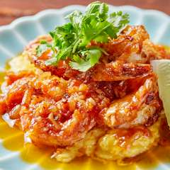 サンバルソースや桜エビが味の決め手！『エビのチリソース』