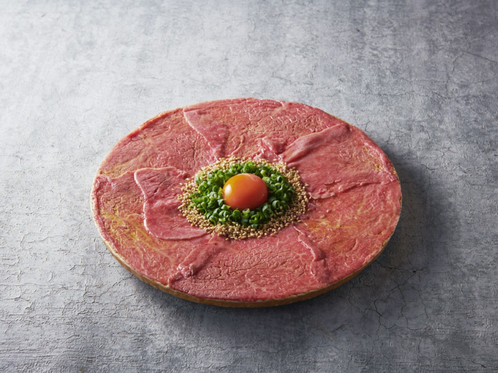 王者の炙りユッケ