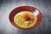 牛骨スープで仕上げたコクのある担々スープが自慢の一杯です。
