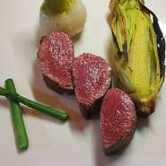 グラスフェッドの赤身肉を楽しんでいただけます。