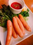粗挽きソーセージはビールによく合います。ジューシーなひと品。
