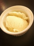 あっさり口当たりの良いシャーベットです。食後に合います。