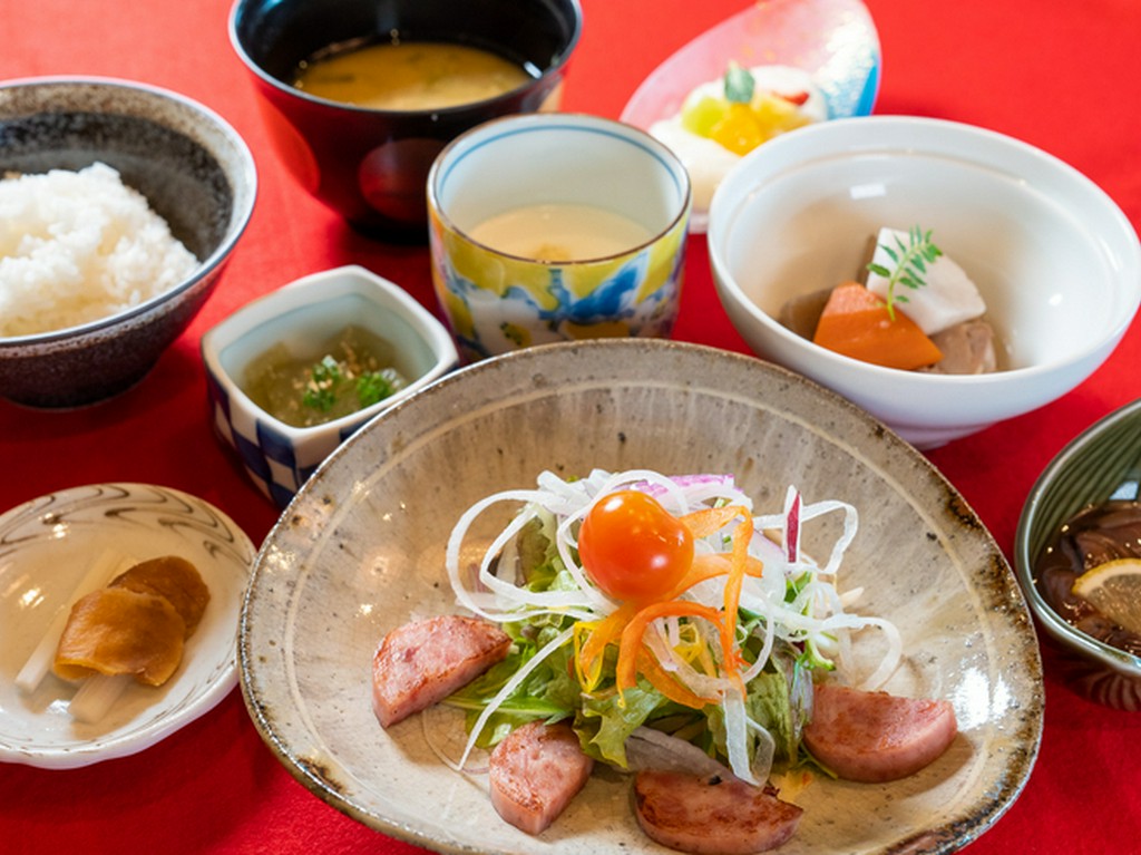 旬の味わいに魅了される『ランチ　4,290円コース』