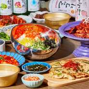 追加用のサイドメニューも多数あり。華やかな韓国料理は女子会にも最適、ドリンクメニューもマッコリやチャミスルをはじめ、バラエティに富んでいます。韓国グルメを囲み、ガールズトークを繰り広げてみませんか。