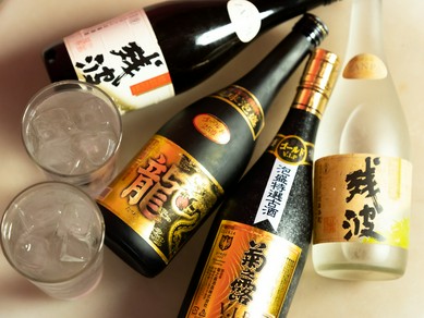 ちょっと飲んでみたいお酒の一つ。親しみやすい味を揃えた「泡盛」