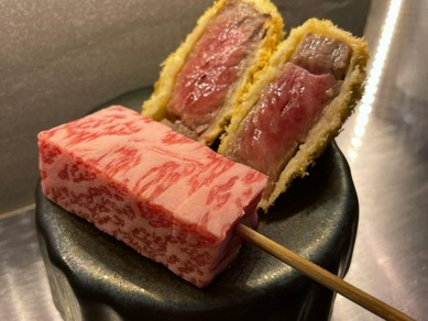 絶妙な火入れで、牛肉の色味や食感を楽しめる『飛騨牛A5サーロイン』