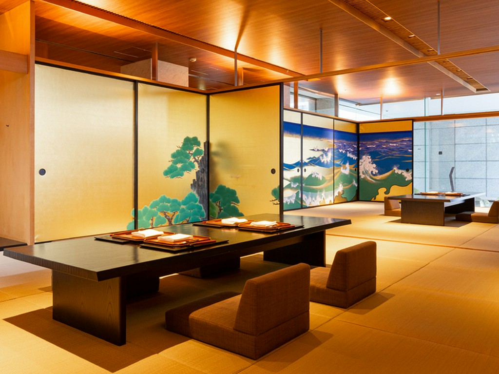 12人まで対応可能！純日本のお座敷で、会席料理とお酒を楽しむ